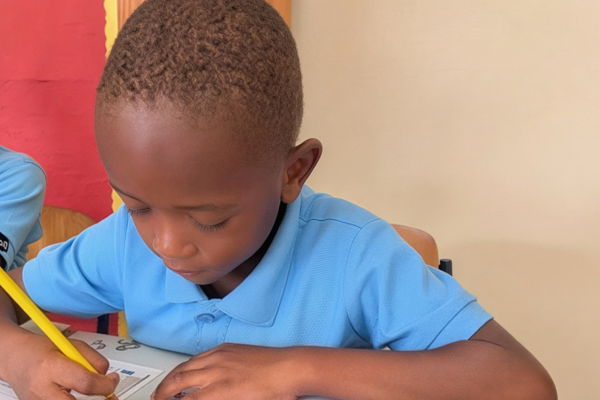 Las primeras letras de Djouwenkey